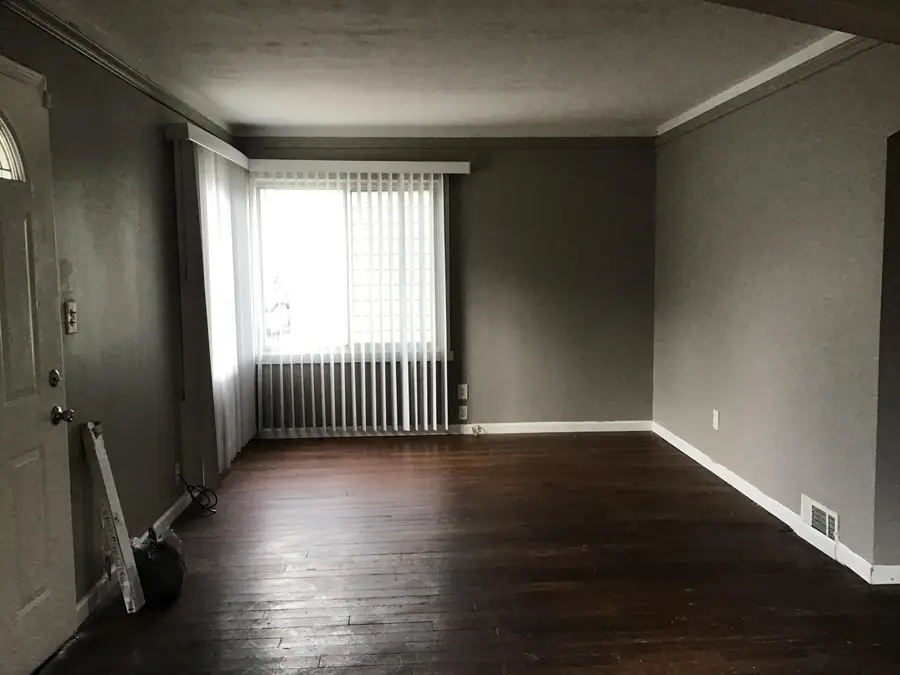 19453 Roscommon Street, Harper Woods, MI 48225 - #2