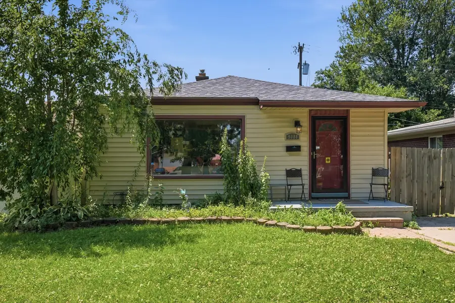 9088 Monroe Boulevard, Taylor, MI 48180 - #2