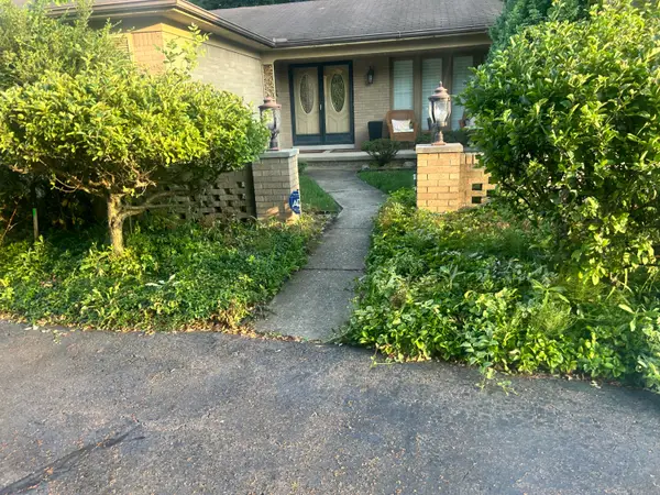 22745 Shevington Drive, Southfield, MI 48034