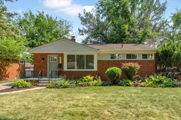 14421 Rosemary Boulevard, OakPark, MI 48237