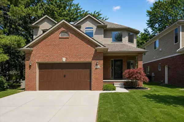 28000 Worthington Street, StClairShores, MI 48081