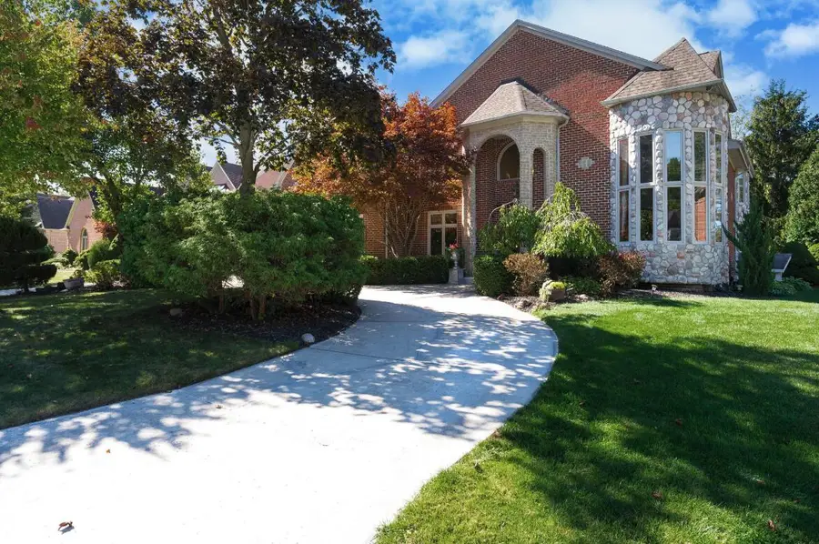 833 Lakewood Drive, Rochester Hills, MI 48309 - #2