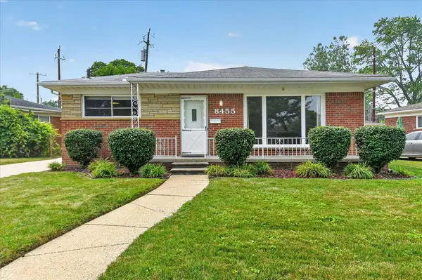 8455 Rockland Street, DearbornHeights, MI 48127