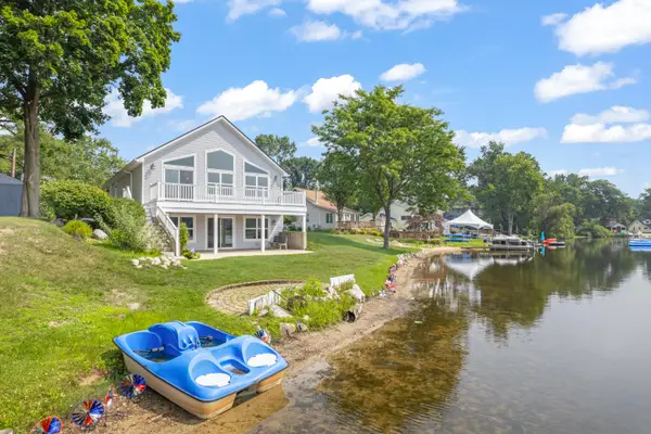 6730 Grand Beach Drive, Brighton, MI 48114