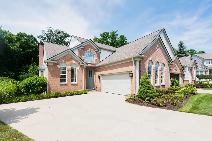 16529 Cottonwood Court, Northville, MI 48168 - #2