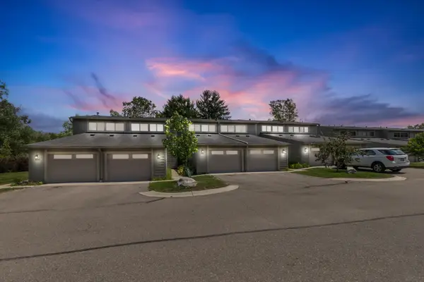 690 Peninsula Court, AnnArbor, MI 48105