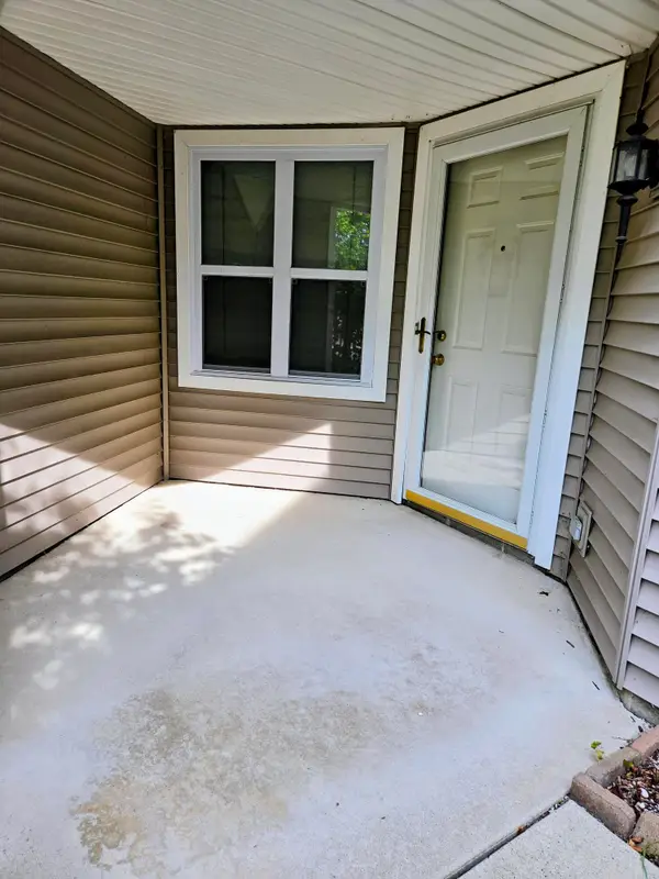 516 Boulderstone Lane, Chelsea, MI 48118