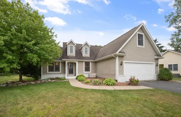 6401 Woodbrook Court, Linden, MI 48451