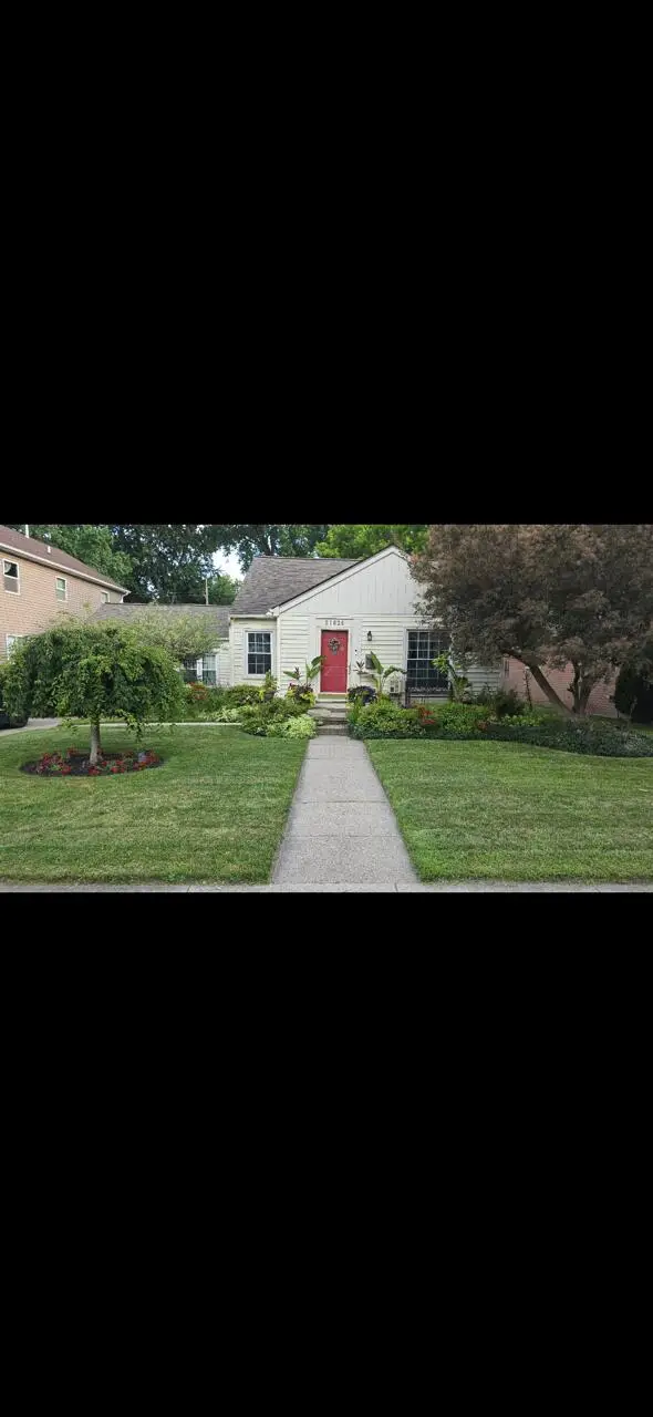 21824 S Elizabeth Street E, Saint Clair Shores, MI 48080 - #1