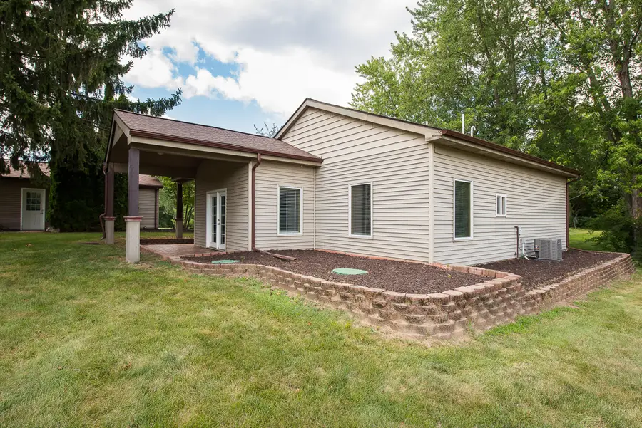 9613 Horseshoe Bend, Dexter, MI 48130 - #3