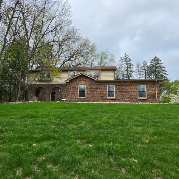 30129 Deer Run, Farmington, MI 48331