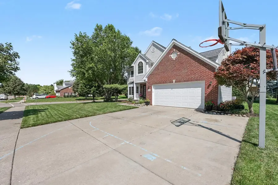 913 Darwin Drive, Chelsea, MI 48118 - #3