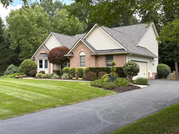 7708 Hunters Pointe, Brighton, MI 48116
