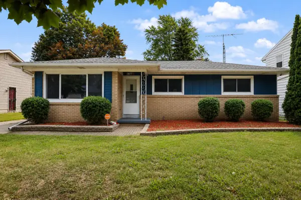 3815 Walton Drive, Lansing, MI 48910