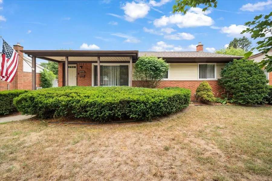 31733 Pembroke Street, Livonia, MI 48152 - #2