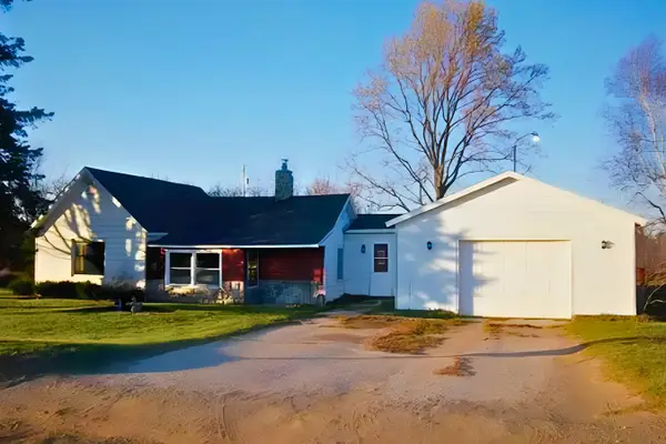 1201 W Moore Road, Grant, MI 49327
