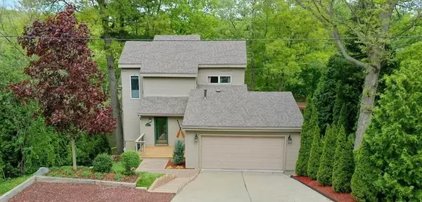 576 Fernhurst Court, LakeOrion, MI 48362