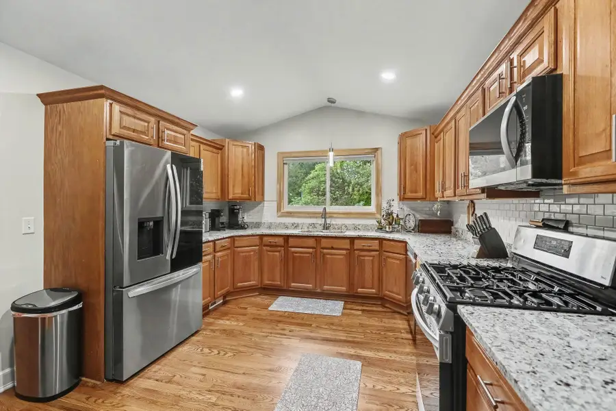 37454 Eagle Drive, Livonia, MI 48150 - #3