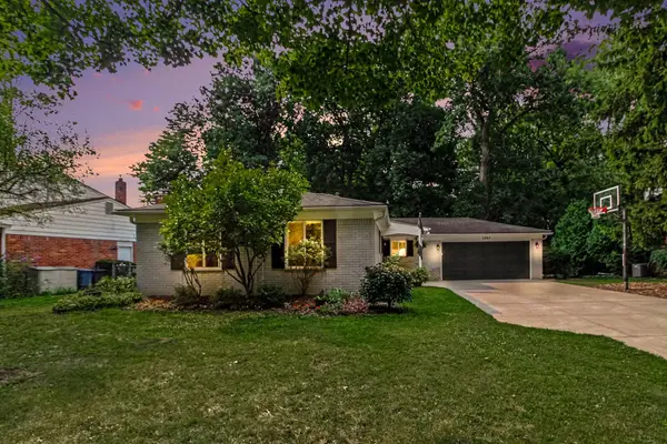 2880 Pebble Creek Drive, AnnArbor, MI 48108