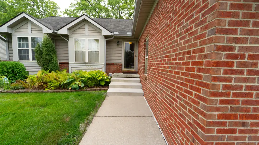 9084 Colony Park Drive Building: 30, Ypsilanti, MI 48197 - #3