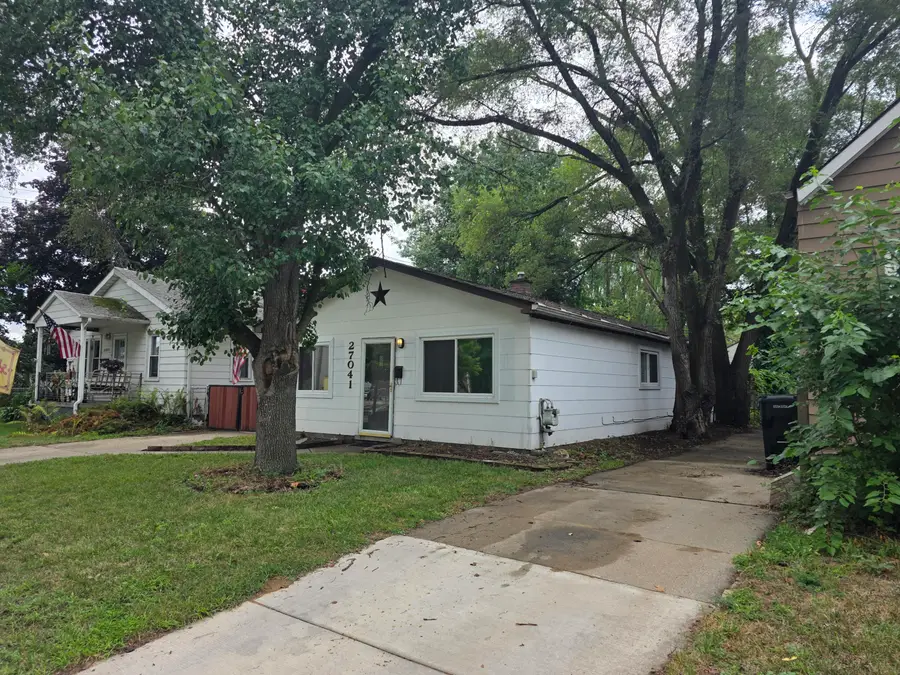 27041 Brettonwoods Street, Madison Heights, MI 48071 - #2