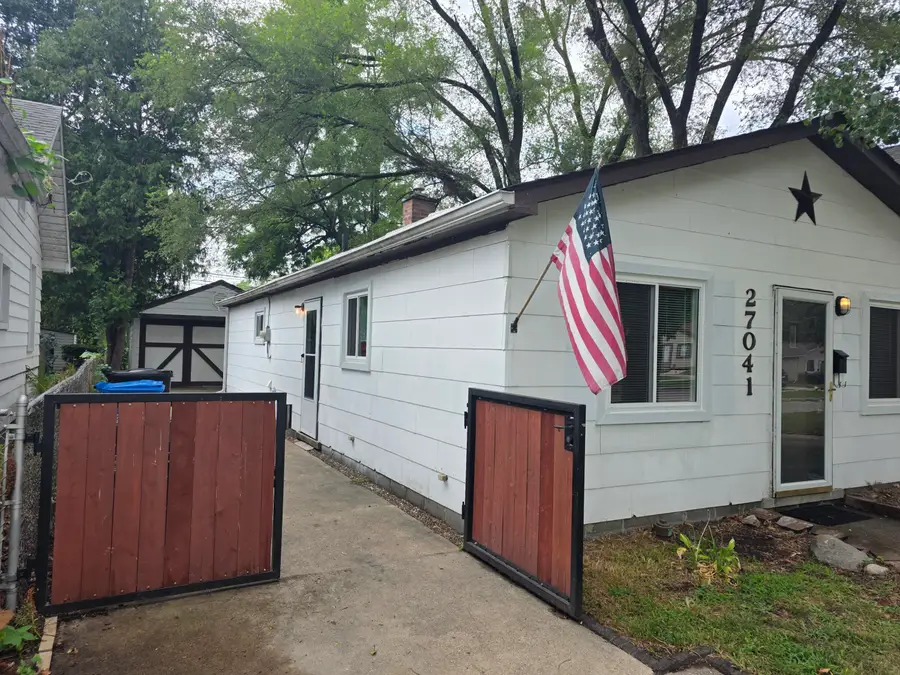 27041 Brettonwoods Street, Madison Heights, MI 48071 - #3