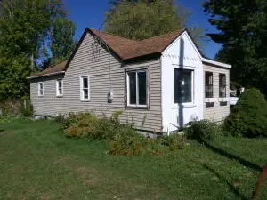 2263 E Maple Avenue, Burton, MI 48529 - #1