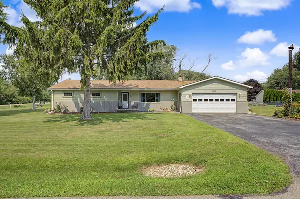 7676 Southmoor Drive, Monroe, MI 48161