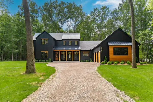 821 Hidden Creek Court, Dexter, MI 48130