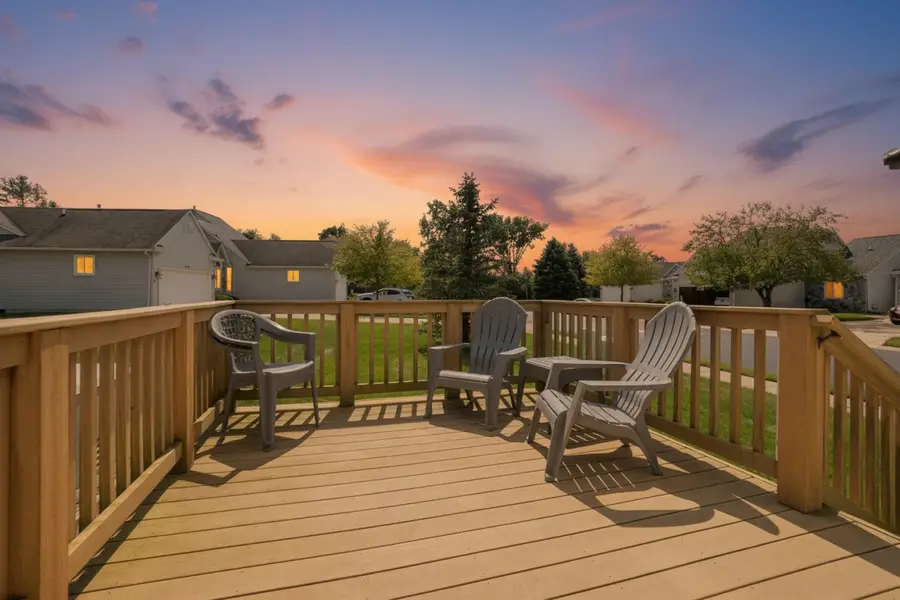 860 Knollwood Circle, South Lyon, MI 48178 - #2