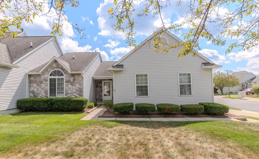 860 Knollwood Circle, South Lyon, MI 48178 - #3