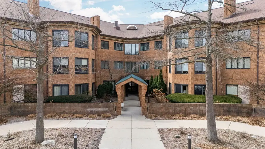 2115 Nature Cove Court Unit: 210, Ann Arbor, MI 48104 - #2