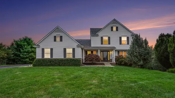 2663 Island Hills Drive, Dexter, MI 48130