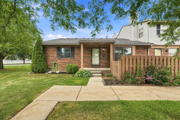 2071 Vine Way Drive Unit: 82, Canton, MI 48188