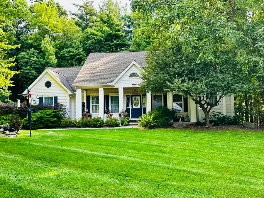 4861 Hidden Hills Circle, Howell, MI 48855 - #2