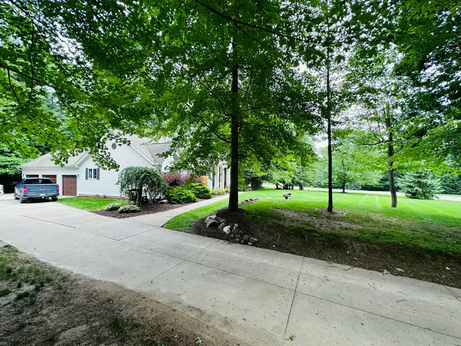 4861 Hidden Hills Circle, Howell, MI 48855 - #3