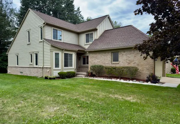 741 Red Maple Lane, Wixom, MI 48393