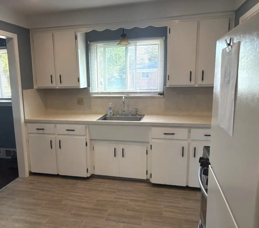 4020 Gertrude Street, Dearborn Heights, MI 48125 - #2