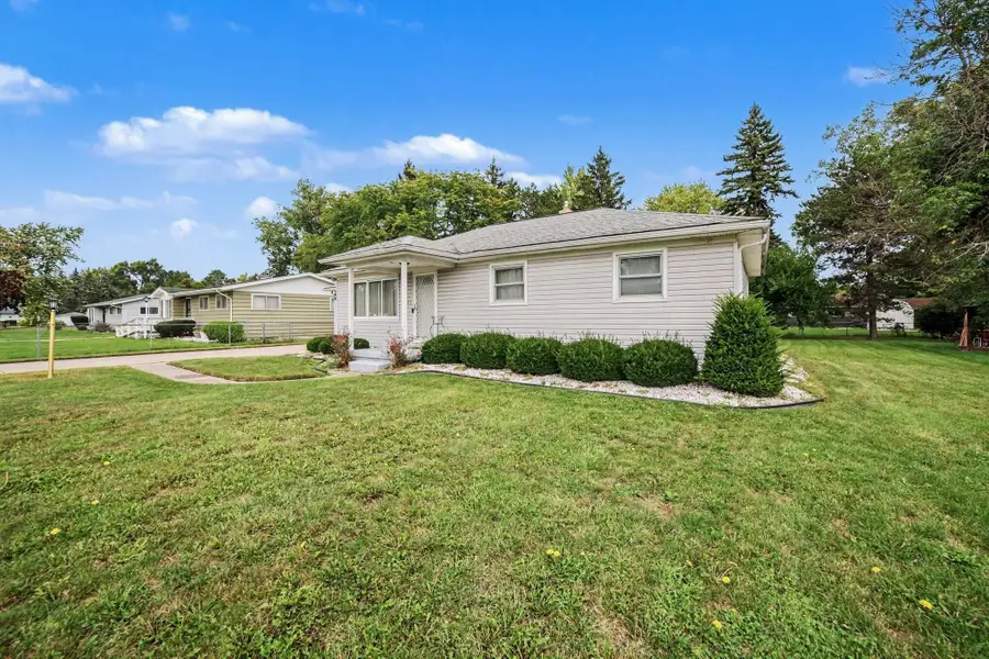 2955 Welland Drive, Saginaw, MI 48601 - #3