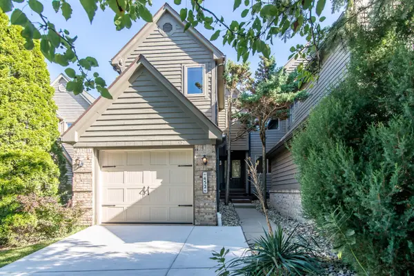 452 Village Oaks Court, AnnArbor, MI 48103