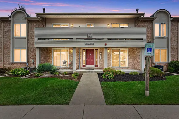 44417 Savery Drive Building: 34 Unit: 145, Canton, MI 48187