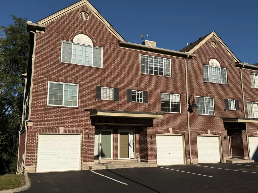 1493 Silverbrook Ridge Drive, Walled Lake, MI 48390 - #2