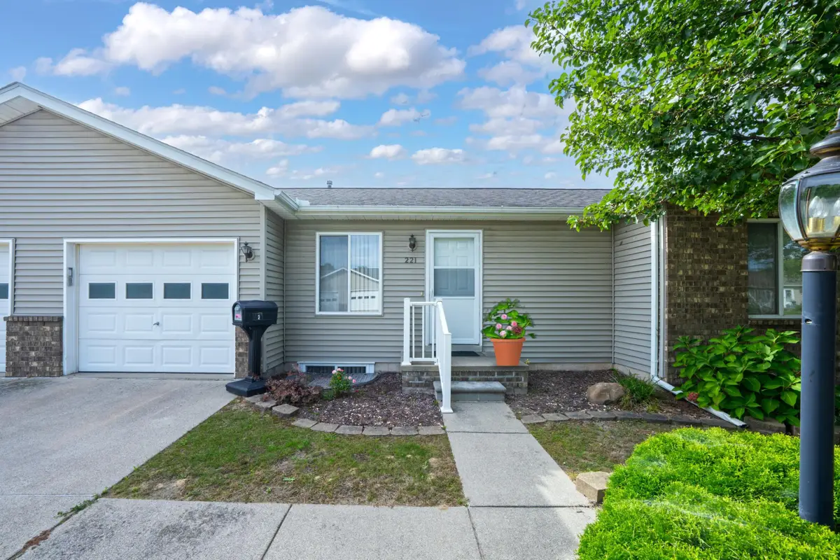 221 Superior Avenue, Marine City, MI 48039 - #1