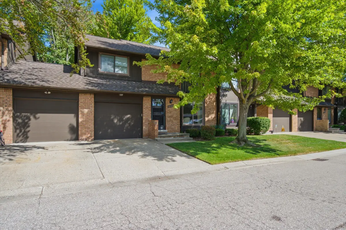 37244 Clubhouse Drive, Sterling Heights, MI 48312 - #1