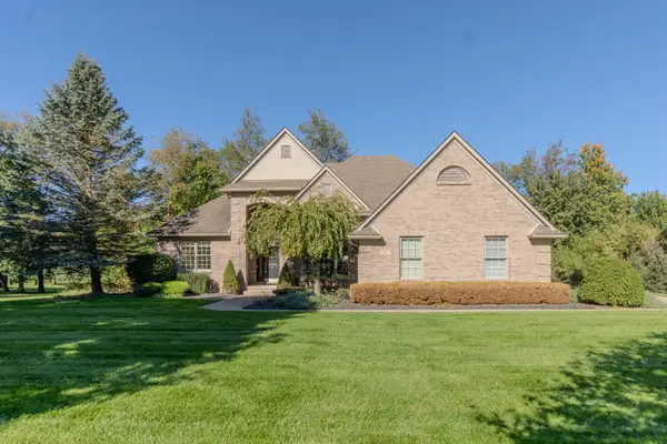 4581 Old Oak Court, Plymouth, MI 48170