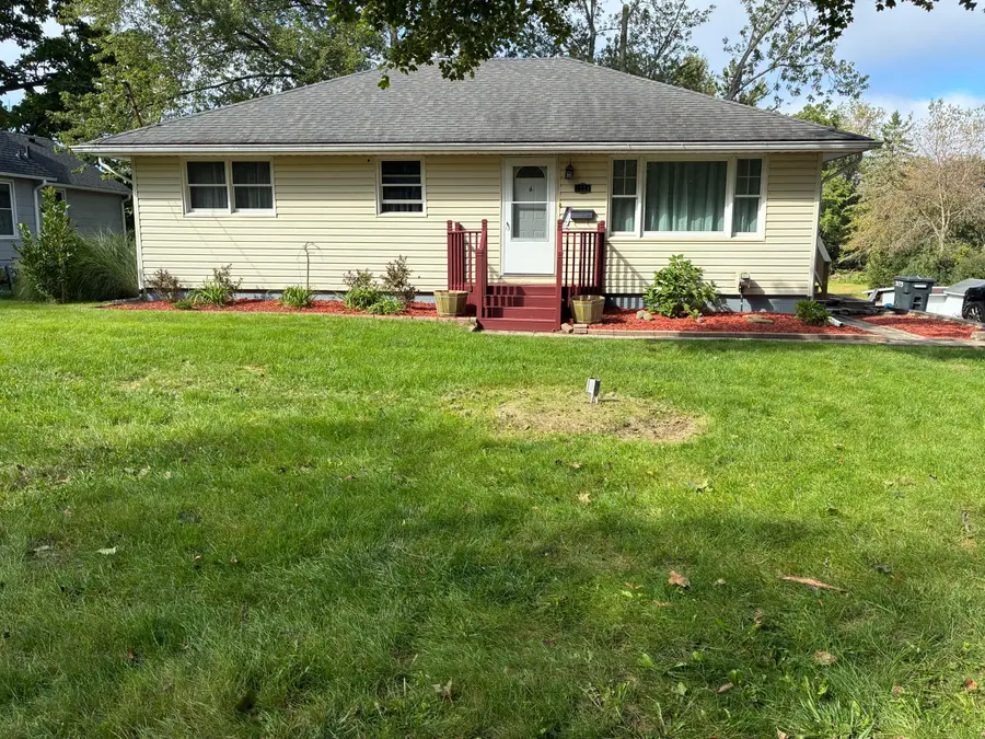 1324 N Waterloo Avenue, Jackson, MI 49202 - #2