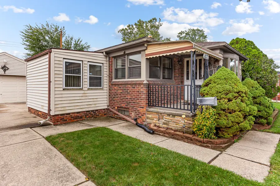 18272 Oak Avenue, Eastpointe, MI 48021 - #2