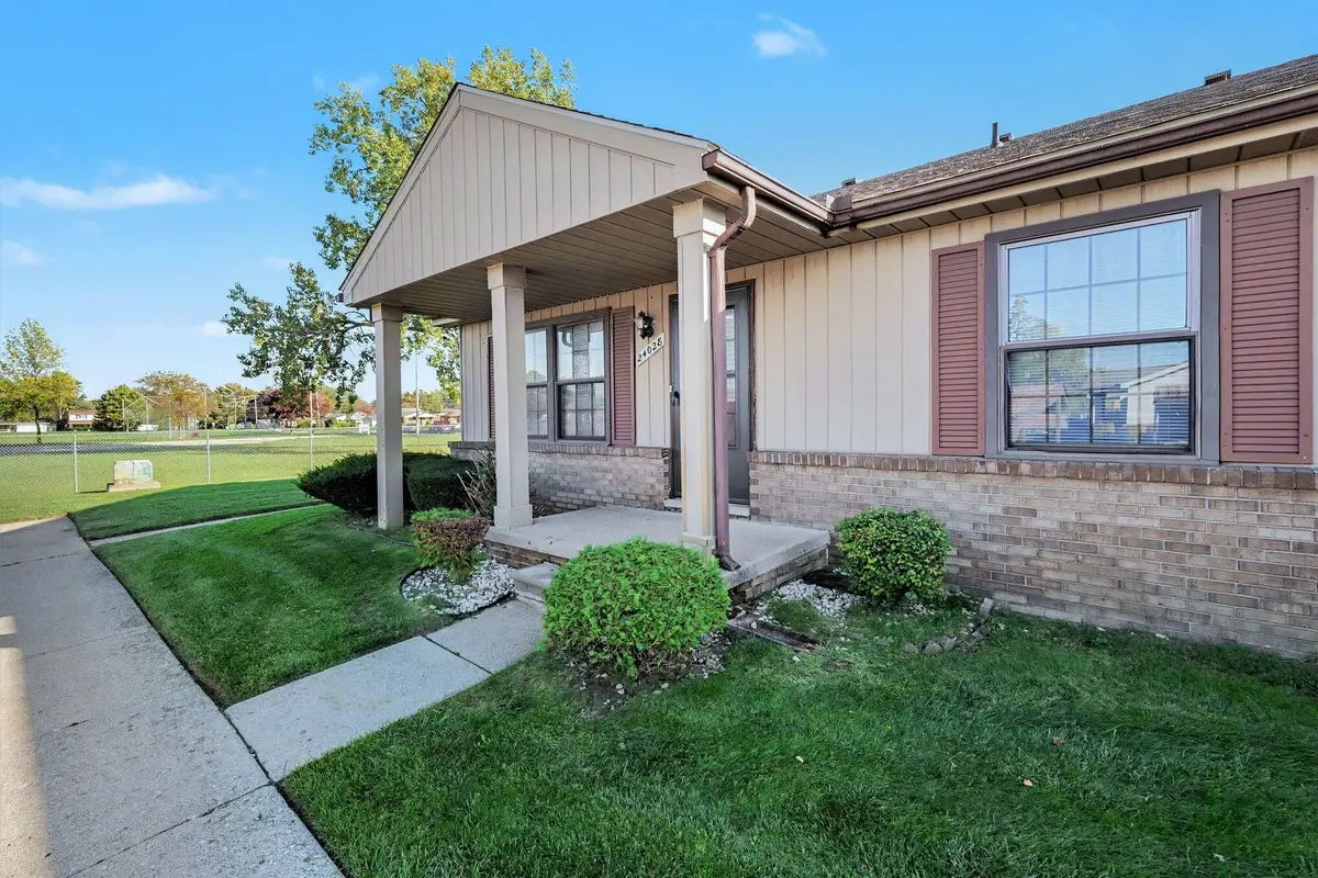 24028 Greenhill Road Unit: 59, Warren, MI 48091 - #1