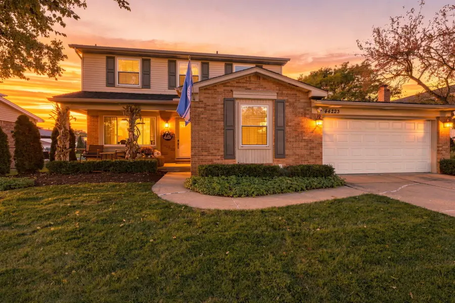 44223 Richmond Court, Canton, MI 48187 - #2