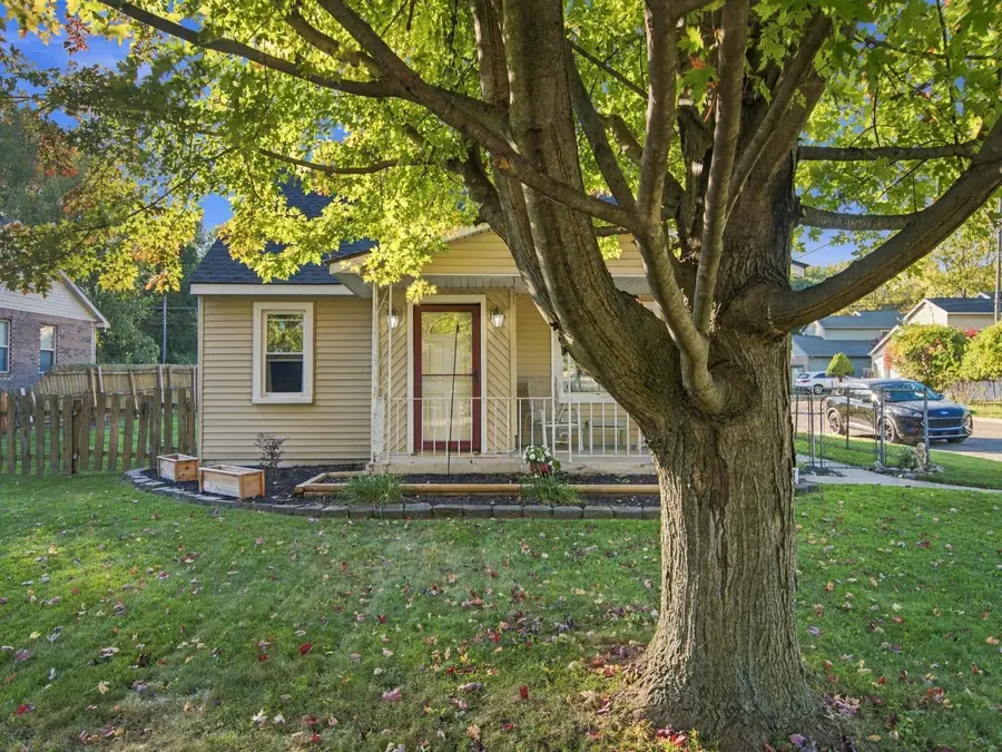18795 Lathers Street, Livonia, MI 48152 - #3